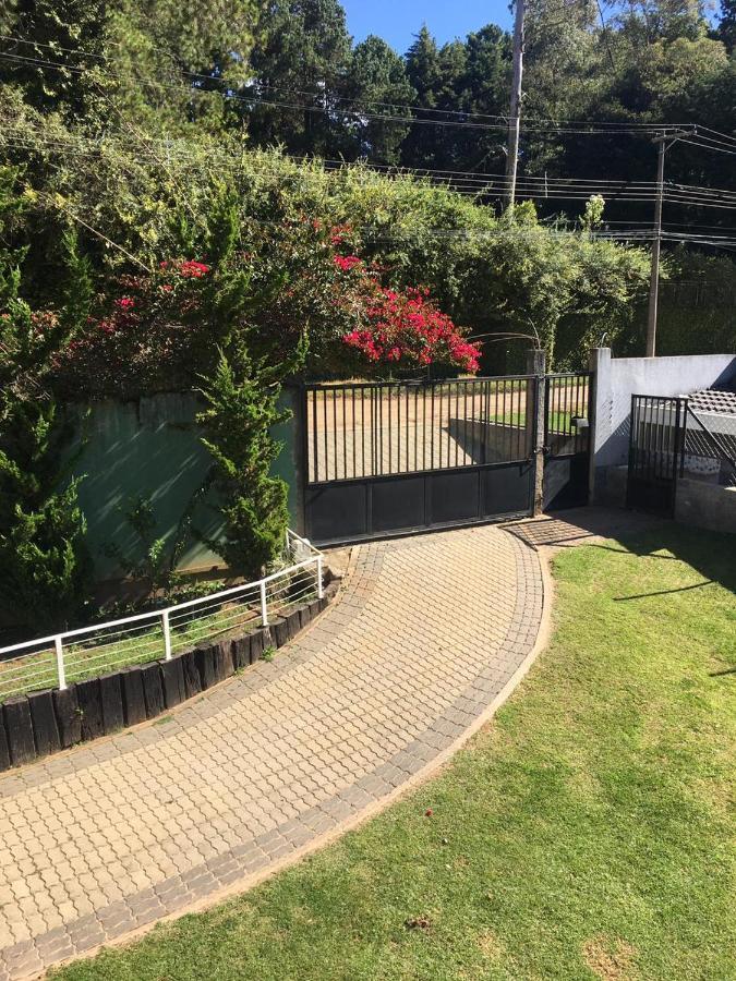 Excelente Casa, Bairro Nobre Em Campos Do Jordao Villa Bagian luar foto