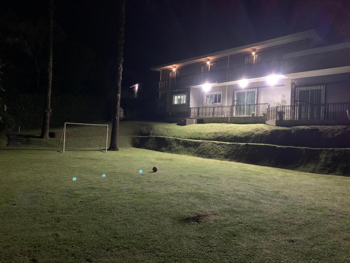 Excelente Casa, Bairro Nobre Em Campos Do Jordao Villa Bagian luar foto